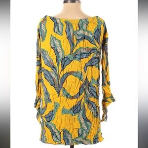 Forever 21 Tropical Off the shoulder Dress Size: M